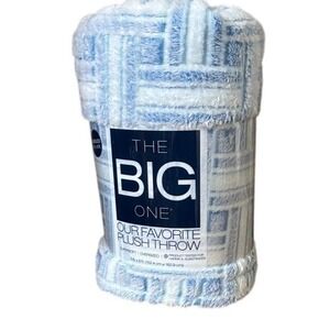 The Big One Oversized Plush Throw Blue Vintage Weave Fall 5ft by 6ft NEW